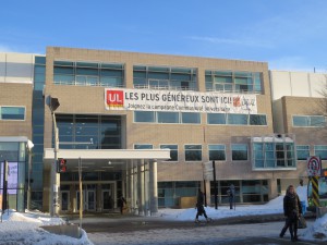 Fachada da Universidade de Laval, em Quebec